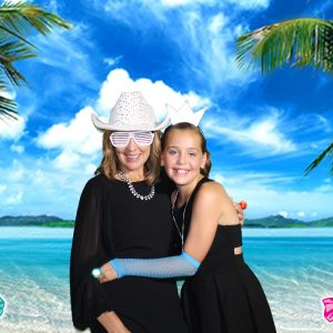 2016-10-08-nyx-events-greenscreen-emily-and-kayla-wolner-110