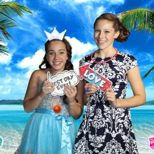 2016-10-08-nyx-events-greenscreen-emily-and-kayla-wolner-68