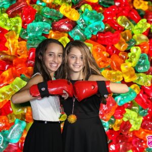 2016-10-08-nyx-events-greenscreen-emily-and-kayla-wolner-86