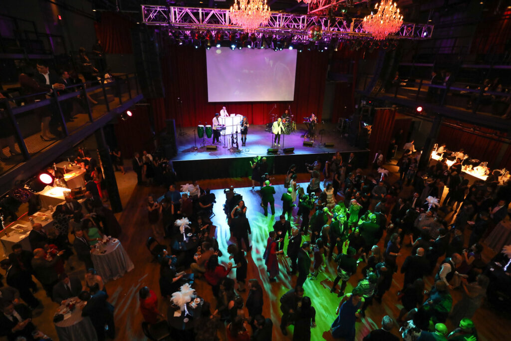 NYX live fusion act, with GOBO lighting